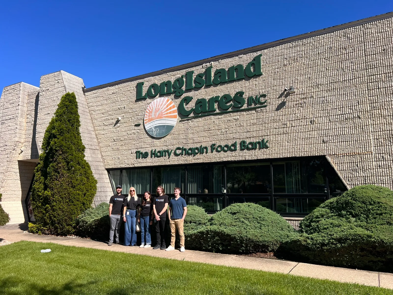 Techworks volunteers at Long Island Cares